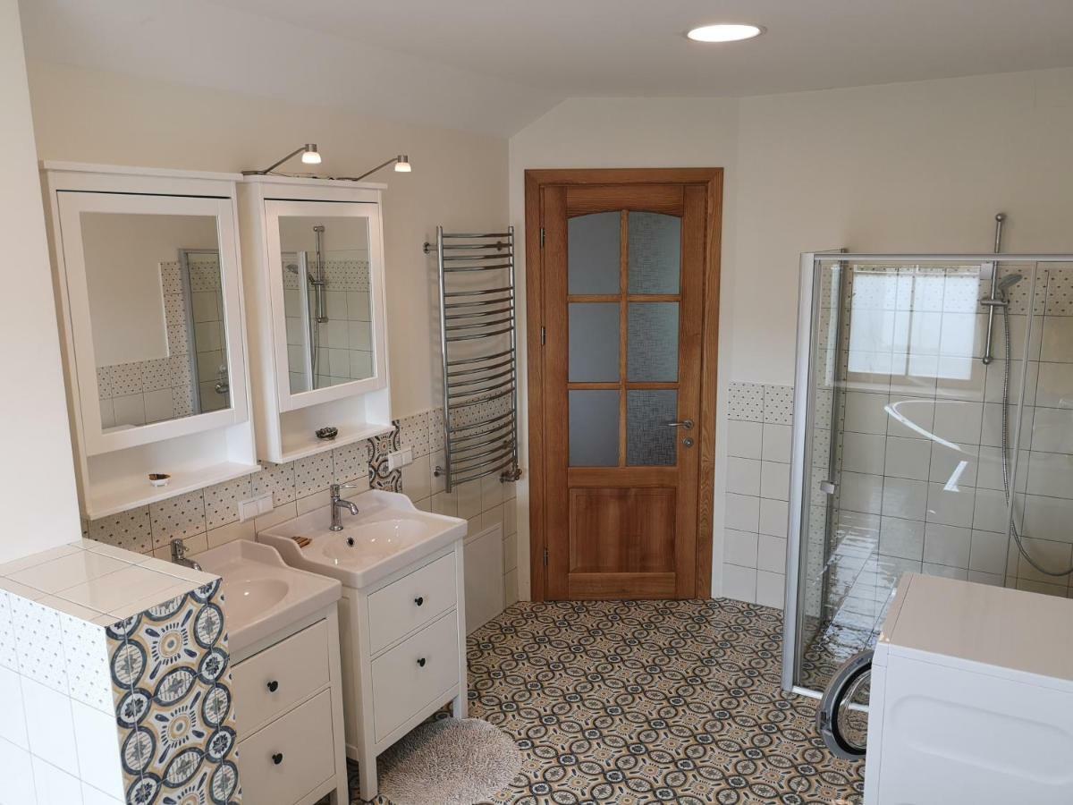 קרטינגה 9 Min From Palanga! Luxury House On The River And Sauna מראה חיצוני תמונה